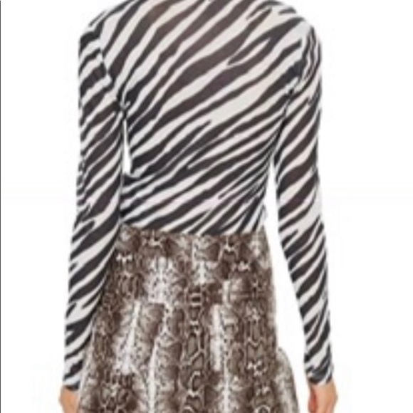 NEW Topshop Zebra Long sleeve Mock Neck Semi-Sheer top Black White size 2 XS - Picture 4 of 7